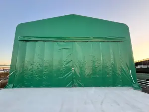 テント倉庫の写真②