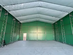 テント倉庫の写真③