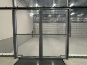 糸入りビニール扉①