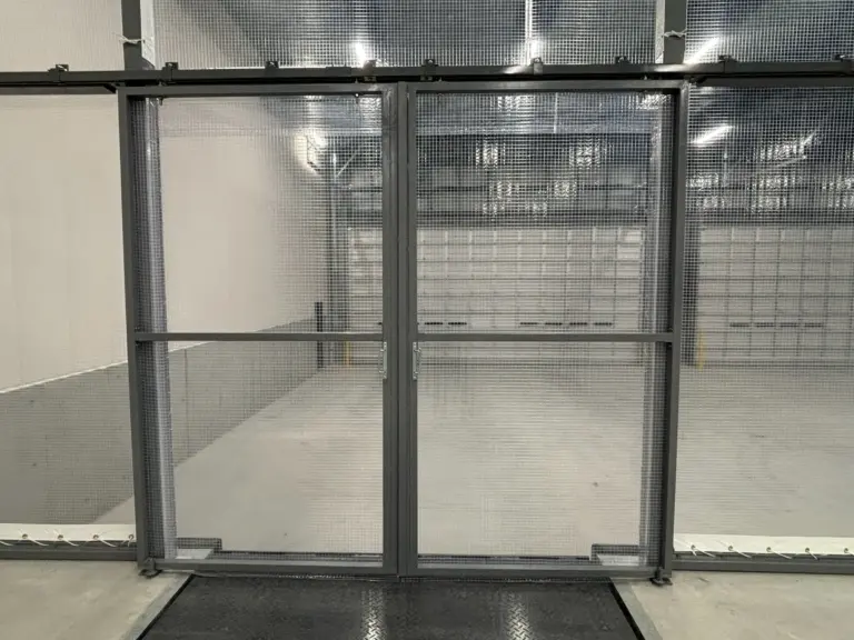 糸入りビニール扉①