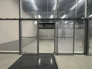 糸入りビニール扉②