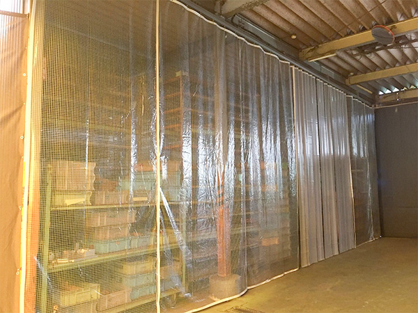 屋外間仕切りカーテン①