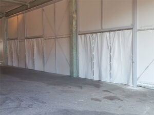 間仕切りシートと芯材カーテン