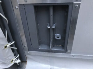 シートドア_落としピン