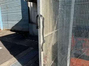 糸入りビニールカーテン_タッセル