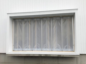 搬入口_芯材カーテン②