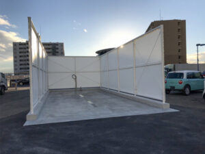 セルフ洗車コーナー_間仕切り固定シートの写真④