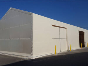 テント倉庫の写真③