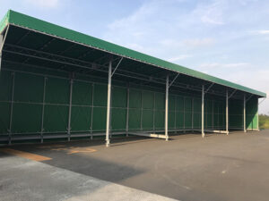 荷物置き場_上屋テントの写真①