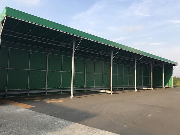 荷物置き場_上屋テントの写真①