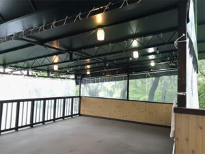 ロープウェイ待合室_間仕切りカーテンの写真②