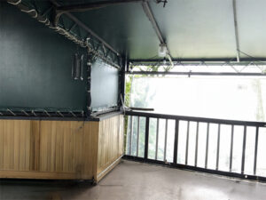 ロープウェイ待合室_間仕切りカーテンの写真③