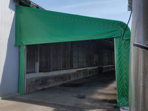 荷捌きテントの写真③