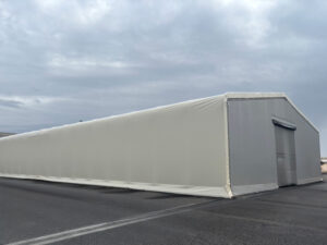 テント倉庫の写真