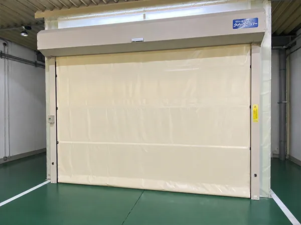 不透明シートを使用したシートシャッター